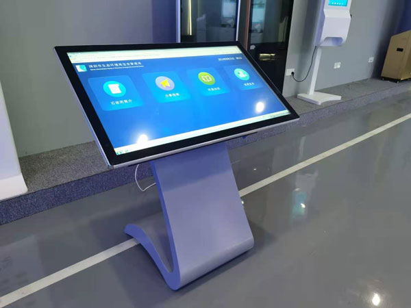 觸摸一體機三種類型：電容觸摸、電阻觸摸、紅外線觸摸