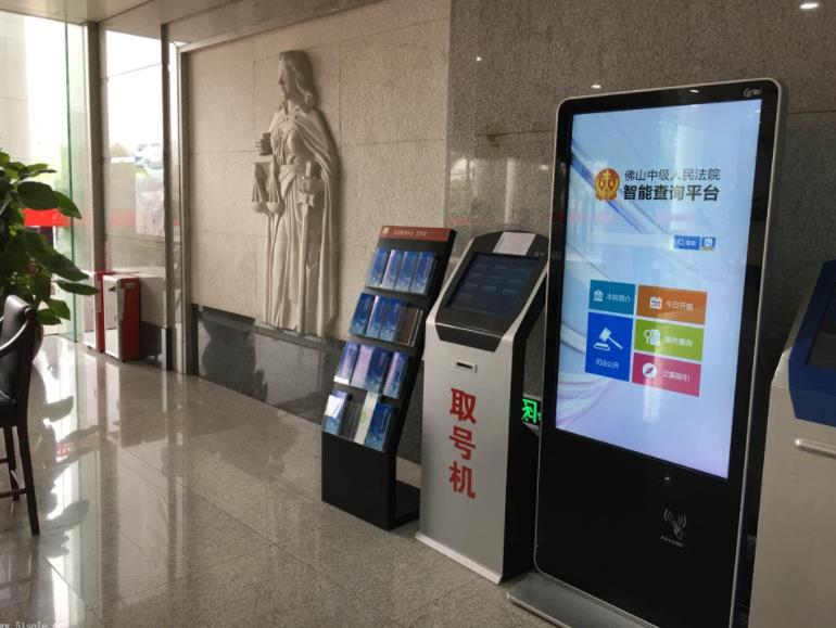 立式液晶廣告機(jī)為什么受歡迎，有什么特性？